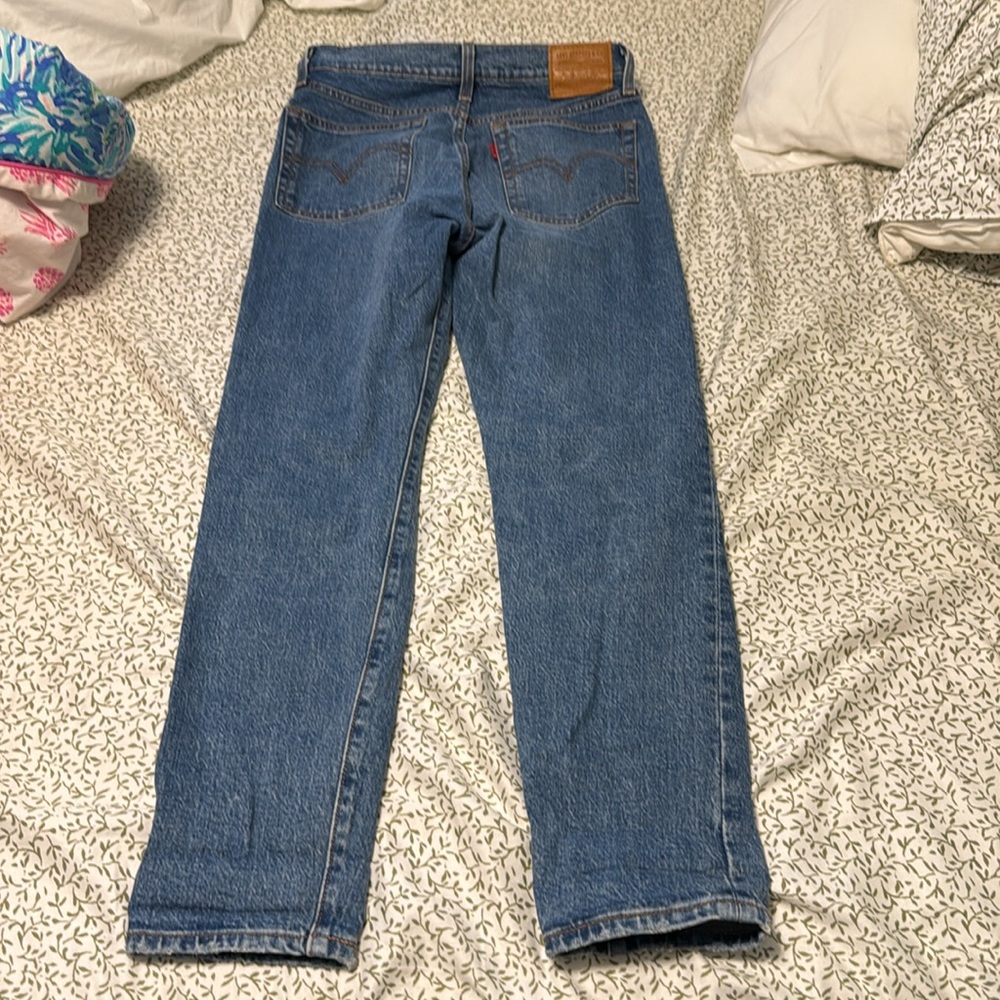 Levi’s Wedgie Icon Fit High Waist Straight Leg Jeans - Picture 4 of 10